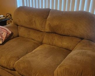 Love seat (FANTASTIC PRICE!!!)