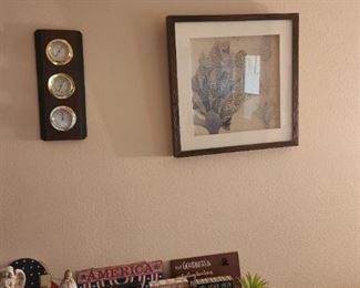 wall decor and kitsch