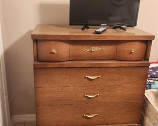 Vintage Chest of drawers