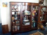 the cabinet only is for sale in this pic