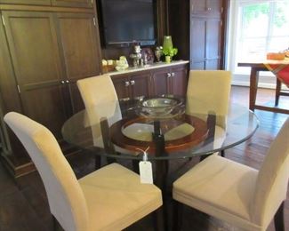 Round Glass Table w/4 Chairs