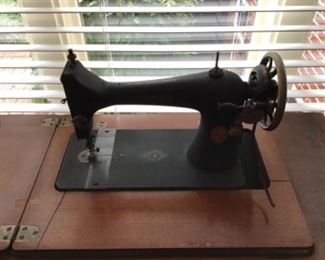 Vintage Singer Sewing Machine.