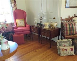 Gorgeous Rooms of Outstanding quality of Furnishings!