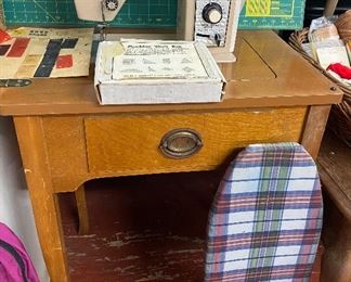 Universal Sewing Machine