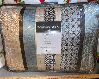 Madison Park Coverlet Set 5 Piece Full/Queen $50.00