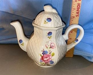 Arthur Wood Trentham Teapot $8.00