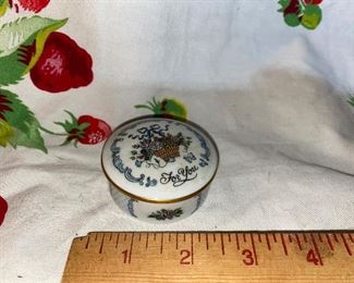 Fine Limoges French Porcelain Trinket Box $6.00