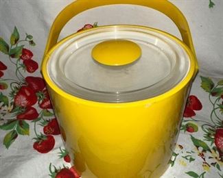 Georges Briard Ice Bucket $8.00