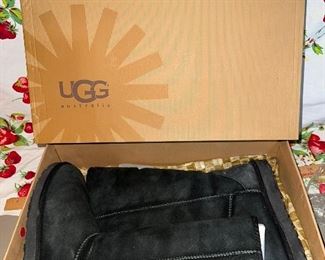 Size 10 Ugg Boots $12.00