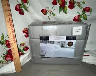 Wentworth King 1200 Thread Count sheet Set New Flat, Fitted and 4 Pillow Cases $40.00