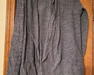 Barefoot Dreams Size 1X Sweater $5.00