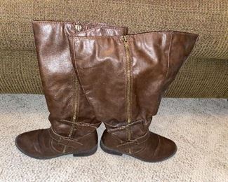 Size 9 Wide Calf Boots $10.00