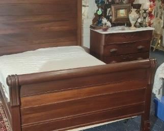 Mahogany 1/2 Tester Bed - Crescent Line New Orleans