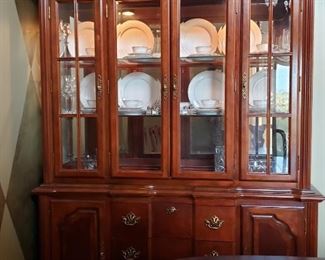  China cabinet
