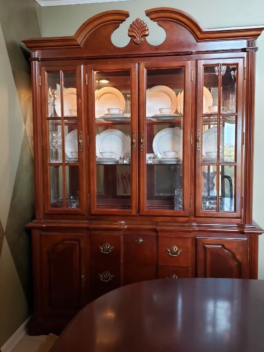  China cabinet