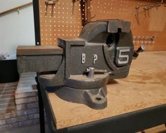 BP 5 bench vise jaws open to 5 inches turns 360 degrees