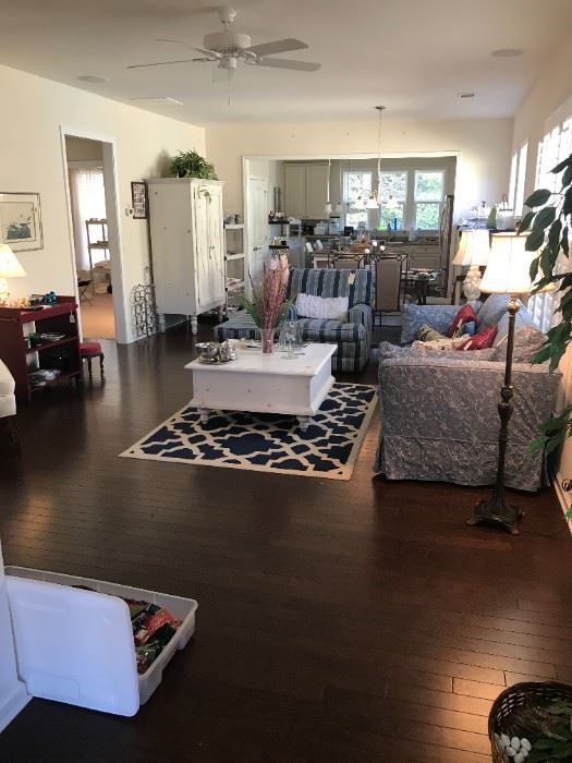 Finch Sale 50 off on Saturday in Griffin, GA starts on 10/28/2022