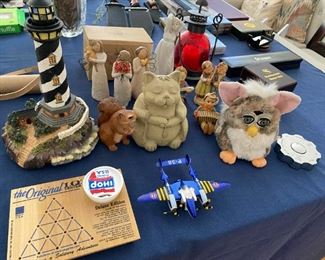 Assorted knick-knacks.