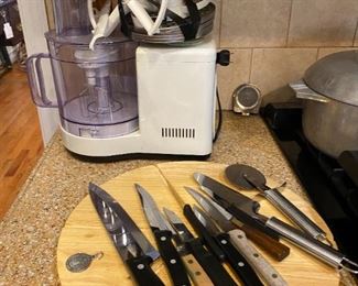 Cusinart and knives.