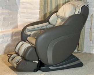 Brookstone OSIM OS-7430 uAstro Massage Chair	46 x 33 x 58in	HxWxD
