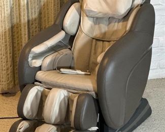 Brookstone OSIM OS-7430 uAstro Massage Chair	46 x 33 x 58in	HxWxD
