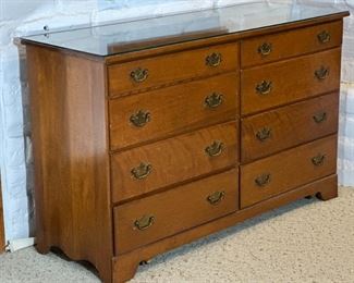Ethan Allen Baumritter 8 Drawer Dresser Solid Maple	34 x 54.5 x 19.25in	HxWxD
