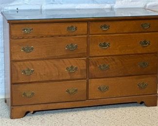 Ethan Allen Baumritter 8 Drawer Dresser Solid Maple	34 x 54.5 x 19.25in	HxWxD
