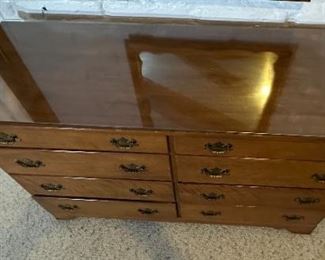 Ethan Allen Baumritter 8 Drawer Dresser Solid Maple	34 x 54.5 x 19.25in	HxWxD
