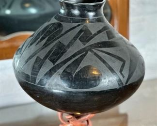 Unsigned San Ildefonso Pueblo Pottery Black on Black Pot Native American Vintage	8 x 10.5in diameter.	
