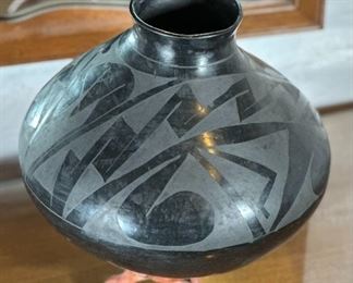 Unsigned San Ildefonso Pueblo Pottery Black on Black Pot Native American Vintage	8 x 10.5in diameter.	
