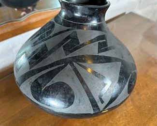 Unsigned San Ildefonso Pueblo Pottery Black on Black Pot Native American Vintage	8 x 10.5in diameter.	
