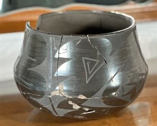 AS-IS Carlos Sunrise Dunlap San Ildefonso Pueblo Black on Black Pot Native American Vintage	8 x 8in diameter at opening	
