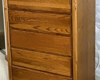 Arbek 5-Drawer Oak Dresser	49.75 x 36.25 x 17in	HxWxD
