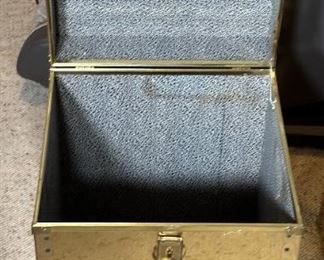 2pc Vintage Polished Brass Trunks End Tables PAIR	22 x 18.5 x 18.5in	HxWxD
