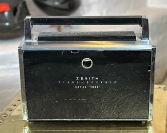 Zenith Trans-Oceanic Royal 1000 Shortwave Radio Vintage Transistor	10 x 12.5 x 5in	HxWxD
