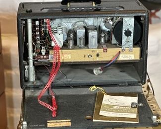 Zenith Trans-Oceanic B600 Tube Shortwave Radio	11.5 x 17.2,5 x 8in	HxWxD
