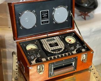 Spirit of St Louis Radio Charles Lindbergh RYAN N-X-211	8 x 14.2,5 x 8in	HxWxD
