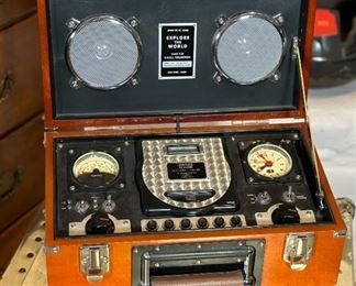 Spirit of St Louis Radio Charles Lindbergh RYAN N-X-211	8 x 14.2,5 x 8in	HxWxD
