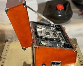 Spirit of St Louis Radio Charles Lindbergh RYAN N-X-211	8 x 14.2,5 x 8in	HxWxD
