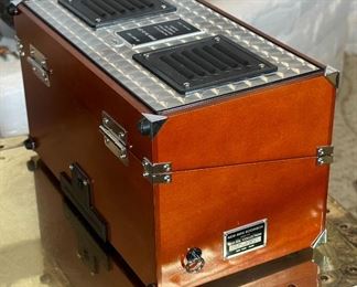 Spirit of St Louis Radio Charles Lindbergh RYAN N-X-211	8 x 14.2,5 x 8in	HxWxD
