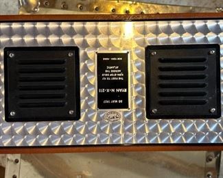 Spirit of St Louis Radio Charles Lindbergh RYAN N-X-211	8 x 14.2,5 x 8in	HxWxD
