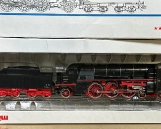 Märklin 3518 Steam Locomotive Series 18 434 Gauge H0 Boxed Marklin HO Train  "Rheingold"	Box:4.5x12x2.5in	HxWxD
