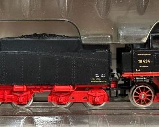 Märklin 3518 Steam Locomotive Series 18 434 Gauge H0 Boxed Marklin HO Train  "Rheingold"	Box:4.5x12x2.5in	HxWxD
