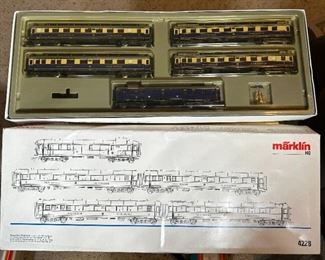Marklin HO 4228 Rheingold 5 Car Passenger  H0 Train Set Märklin Express	Box: 2x25.25x9.5in	HxWxD
