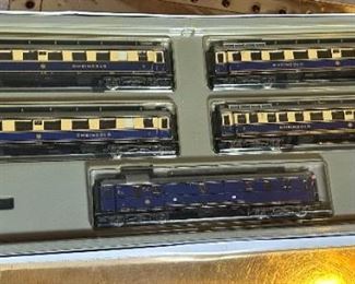 Marklin HO 4228 Rheingold 5 Car Passenger  H0 Train Set Märklin Express	Box: 2x25.25x9.5in	HxWxD

