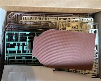 FALLER 130918 Town House Model Goethestr  New Boxed Town House Unbuilt HO Scale	Box: 3.4x14.25x11in	HxWxD
