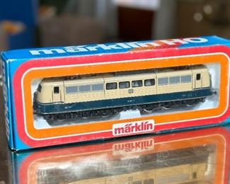 Marklin 3357 HO DB BR103 Electric Locomotive Blue/Cream Toy Train  Märklin	box: 2x10.5x4in	HxWxD
