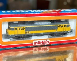 Marklin 3326 HO Scale Electric Locomotive Toy Train Märklin 1631	Box: 2x10.5x3.75in	HxWxD
