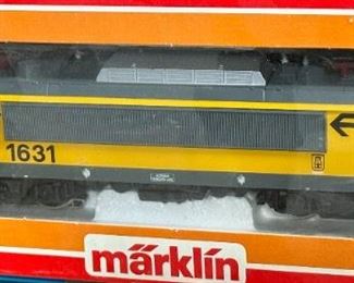 Marklin 3326 HO Scale Electric Locomotive Toy Train Märklin 1631	Box: 2x10.5x3.75in	HxWxD
