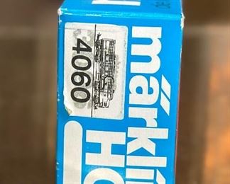 Marklin 4060 Santa Fe Diesel Dummy locomotive F7, original box Toy Train Märklin	Box: 2x9.25x3.75in	HxWxD
